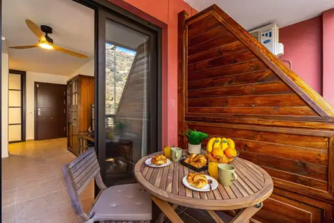 Apartamento en calle Ruiseñor, 12