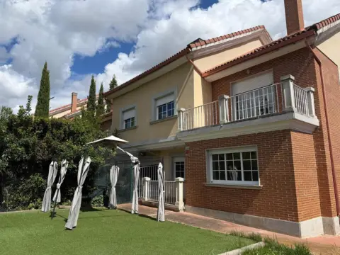 Chalet en Arroyo de la Encomienda
