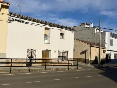 Chalet en Malpartida de Plasencia