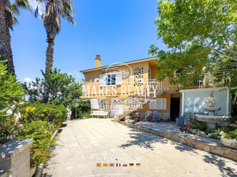 Chalet en Carrer de Ricard Canals, 19