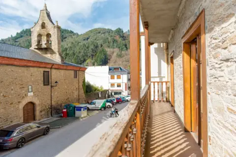 Chalet en Villafranca del Bierzo