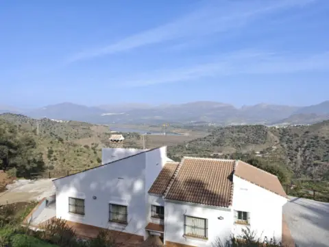 Chalet en Río Bermuzas