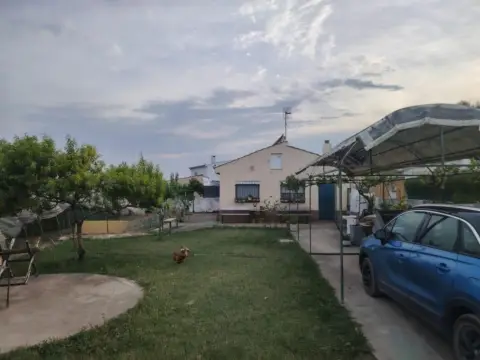 Chalet en Nuez de Ebro