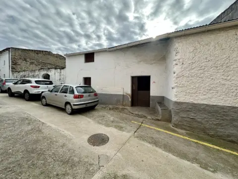 Chalet en Malpartida de Plasencia