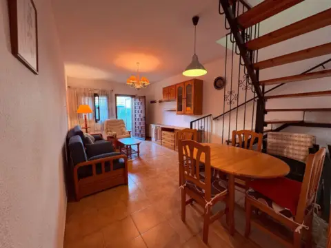 Casa adosada en Santiago de la Ribera