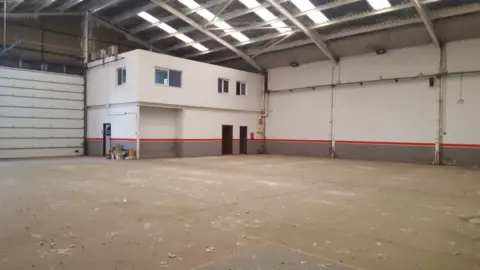 Nave industrial en Migjorn