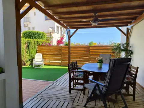Piso en Playa Flamenca-Las Piscinas