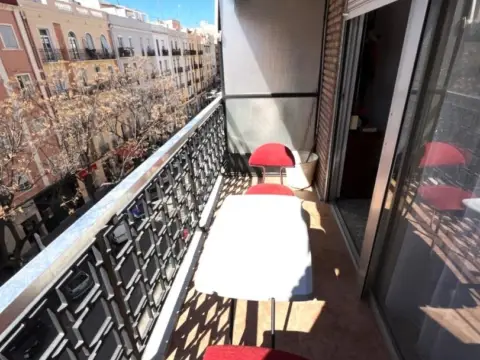 Piso en calle de Pedro Aleixandre, 25
