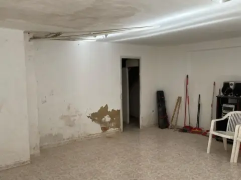 Local comercial en Carrer de Paterna, 3