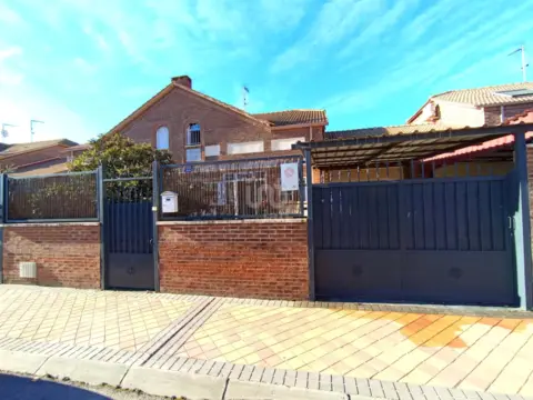 Chalet en calle de los Leones, 22