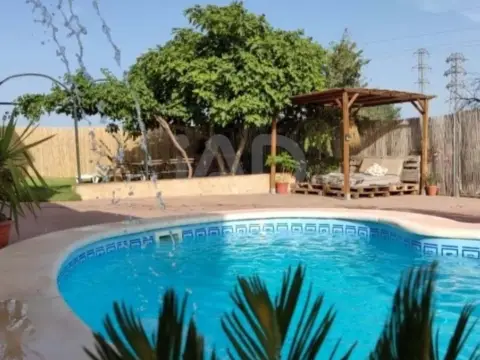 Casa en Recinto Ferial-Circunvalación-La Vega