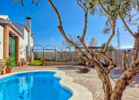 Casa en Recinto Ferial-Circunvalación-La Vega