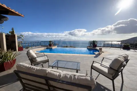 Chalet en El Pelayo-Parques Naturales