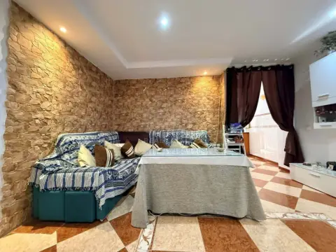 Casa en Nuevo Parque-Los Rosales-Tráfico Pesado