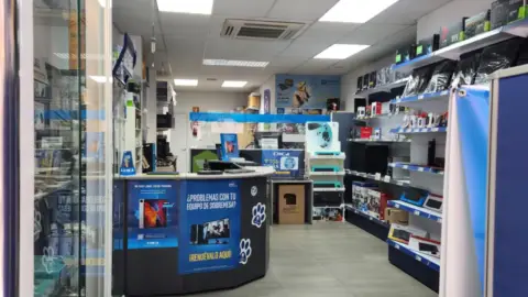 Local comercial en Bajo Llobregat