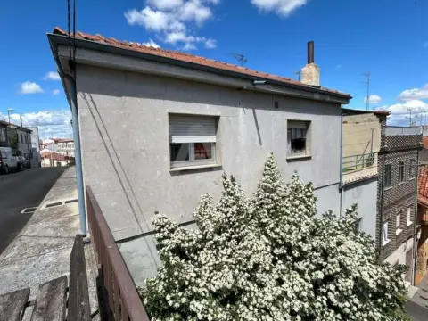Casa en La Bañeza