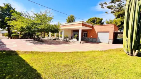 Chalet en Camino Viejo de Crevillent, 25