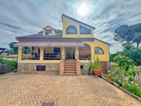 Chalet en Almorox