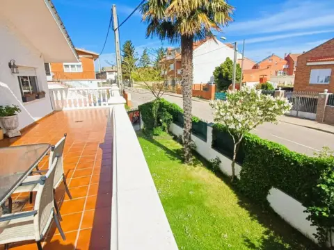 Chalet en Montejos del Camino