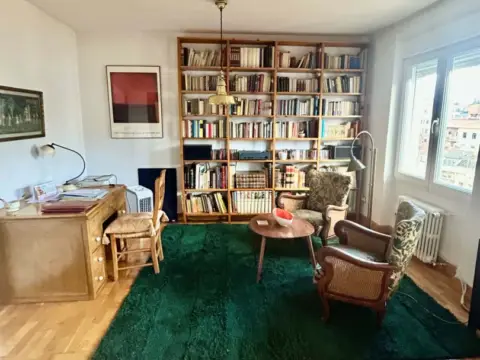 Piso en calle de Ramiro Valbuena, 8