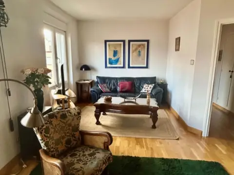 Piso en calle de Ramiro Valbuena, 8