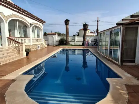 Chalet en Carrer de Santiago Rusiñol, 13