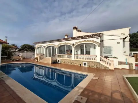 Chalet en Carrer de Santiago Rusiñol, 13