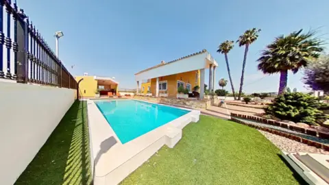 Finca rústica en Orihuela