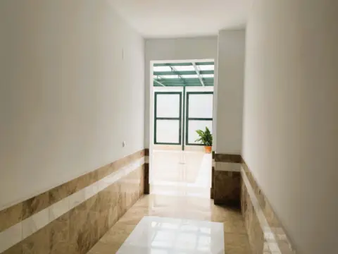 Piso en Núcleo Urbano-Urbanizaciones