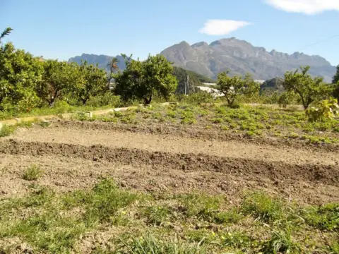 Terreno en Polop