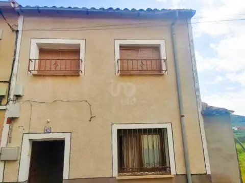 Casa en Belvís de La Jara