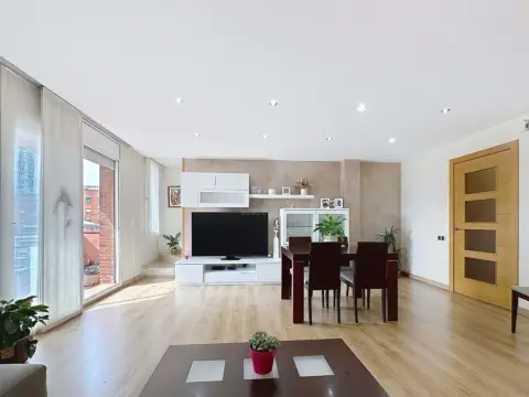 Dúplex en Zona Nord-La Serreta