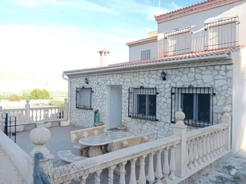 Chalet en Dehesas de Guadix