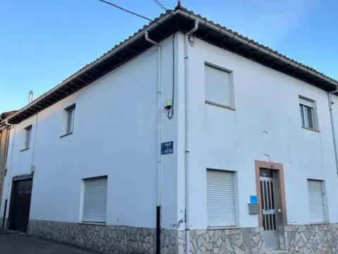 Casa en Santa María de Ordás