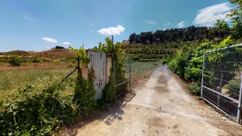 Terreno en calle Bajocampo
