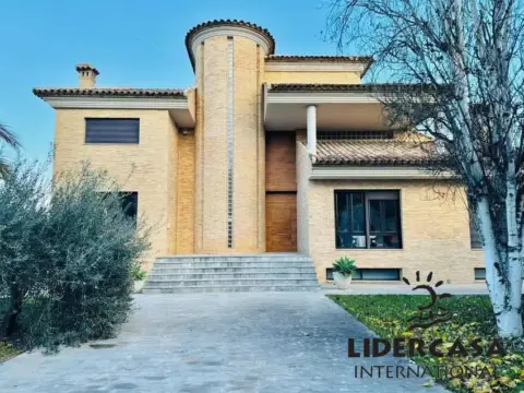Chalet en Zarandona