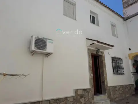 Casa adosada en Alcalá de los Gazules