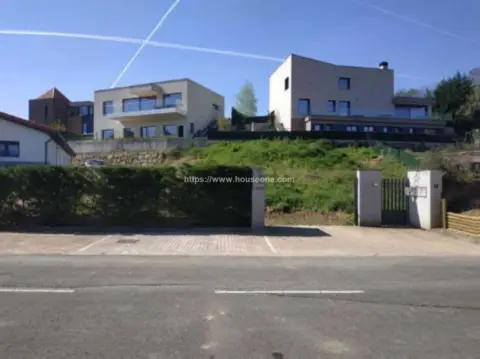 Terreno en calle Lurbarri