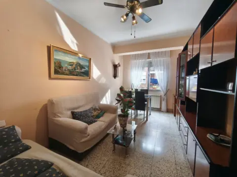 Piso en Universidad-Los Lirios