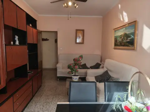 Piso en Universidad-Los Lirios