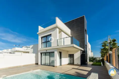 Chalet en calle de los Chirrines