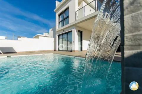 Chalet en calle de los Chirrines