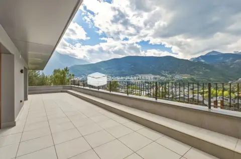 7-bedroom chalet for sale in L'Aldosa, La Massana · 2 of 60
