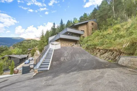 7-bedroom chalet for sale in L'Aldosa, La Massana · 7 of 60