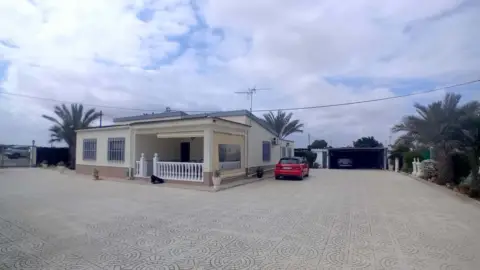 Chalet en calle del Canal, 66