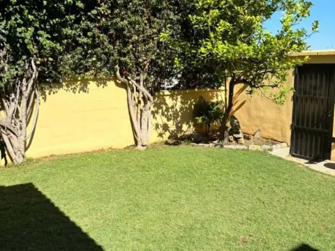 Casa pareada en calle Joan Manuel Serrat 1, nº 1