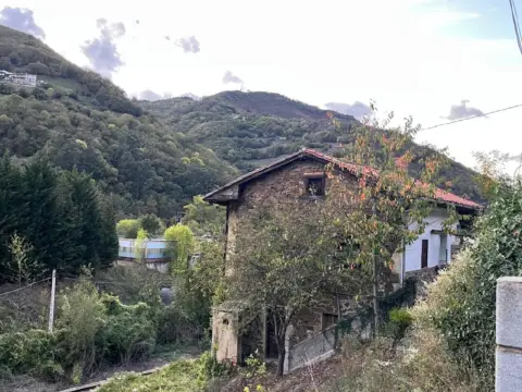 Casa en Avenida de Aller, 83