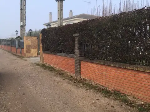 Chalet en Castellanos de Villiquera