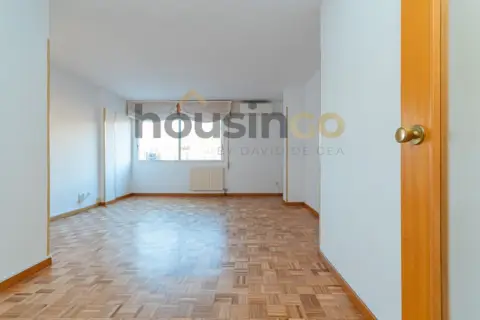 Piso en calle de Arturo Soria