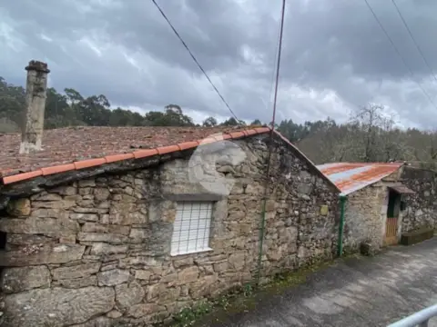 Casa adosada en Feiravella-Entrimo